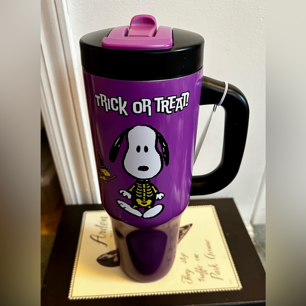 Purple Snoopy & The Peanuts Gang Trick or Treat 40 oz Tumbler